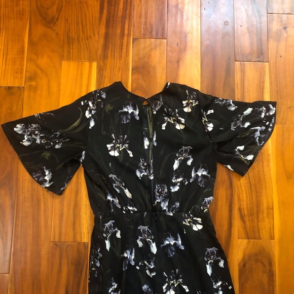 H&M Floral Open Slit Back Romper Jumpsuit 10 - Picture 3 of 6